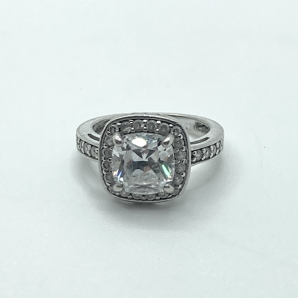 𝅺vtg Sterling Silver Ring w White Cubic Zirconia Stones Sz 4.75